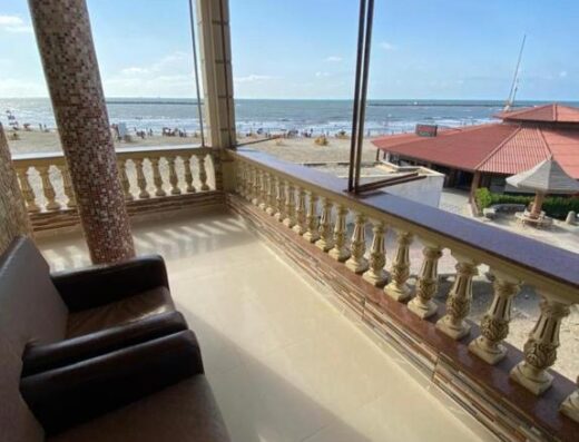 جناح كامل بإطلالة هي الأجمل في رأس البر – على شارع بورسعيد مباشرة