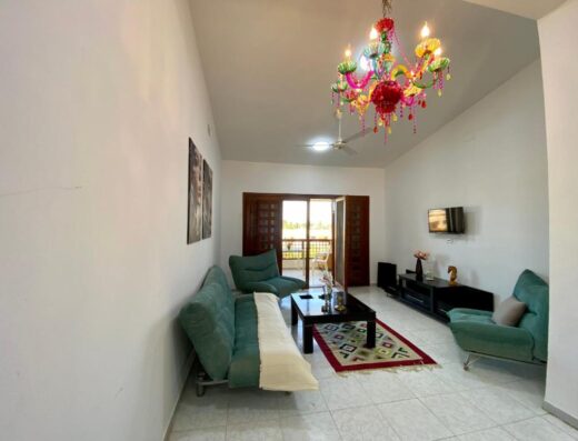 شقة فندقية فاخرة بإطلالة هي الأجمل في رأس البر – أرقى منطقة بالمدينة